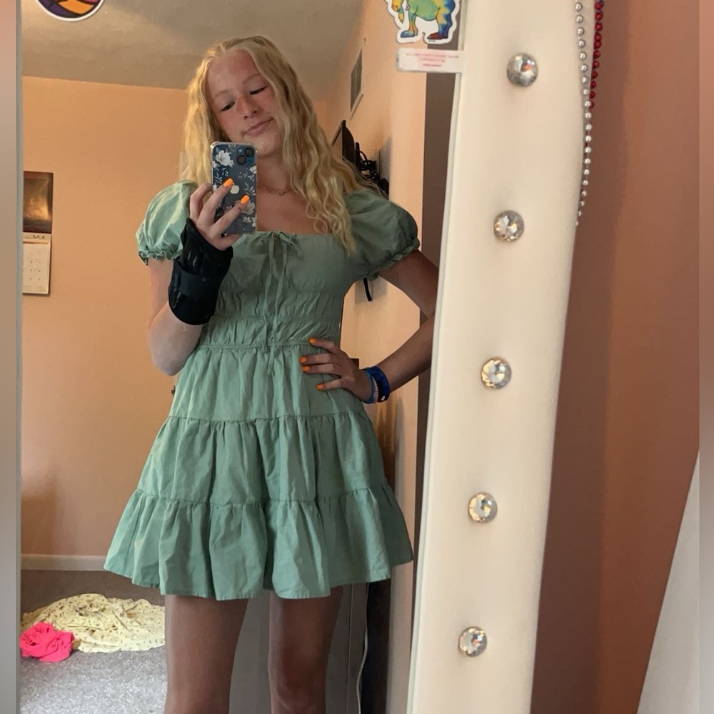 very flattering dress